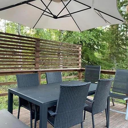 Alpesi faház Uniikki Lomamoekki Maentymetsaessae Jaerven Edustalla *