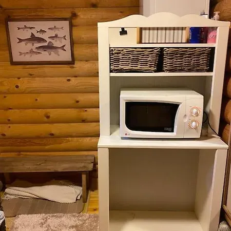 Uniikki Lomamoekki Maentymetsaessae Jaerven Edustalla Alpesi faház *