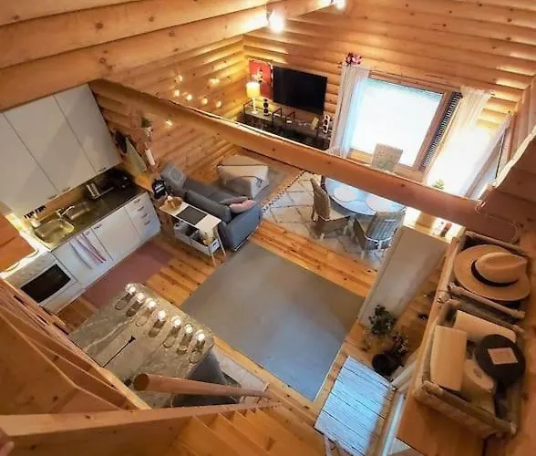 Uniikki Lomamoekki Maentymetsaessae Jaerven Edustalla * Pihtikoski