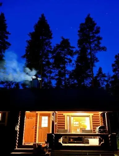 Uniikki Lomamoekki Maentymetsaessae Jaerven Edustalla 木屋 *